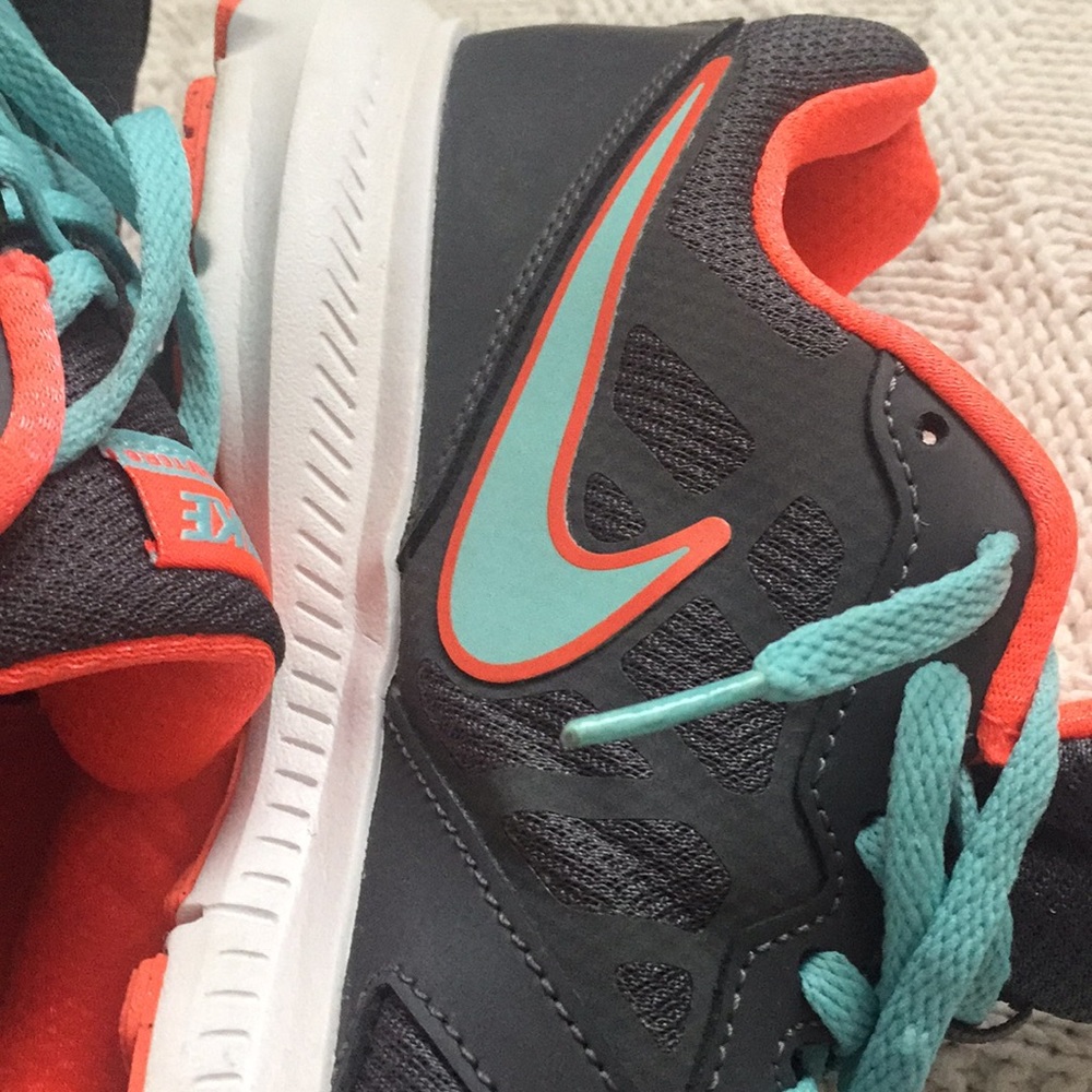 Women’s  US 8.5 NIKE DOWNSHIFTER 6 Running shoes